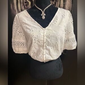 🩷🩷 Ultra Pink white eyelet lace detail Blouse🩷🩷SZ S-NWT